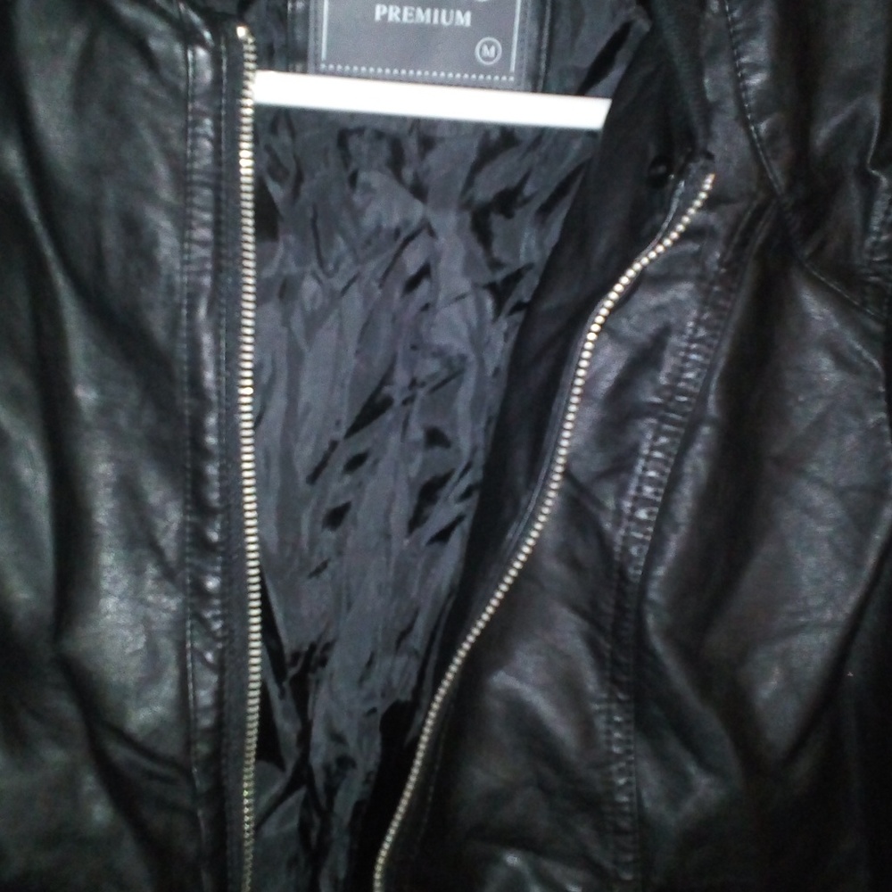 Leather jacket - Picture 4 of 5